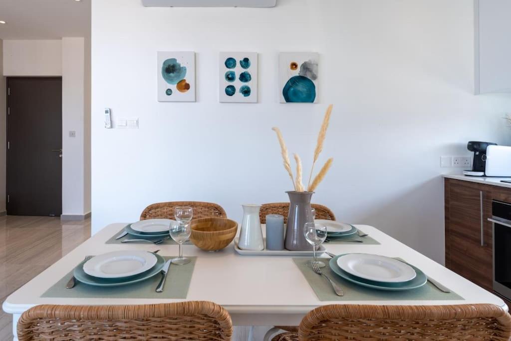 Thalassa 2-Bedroom Apartment In Larnaca Exteriör bild