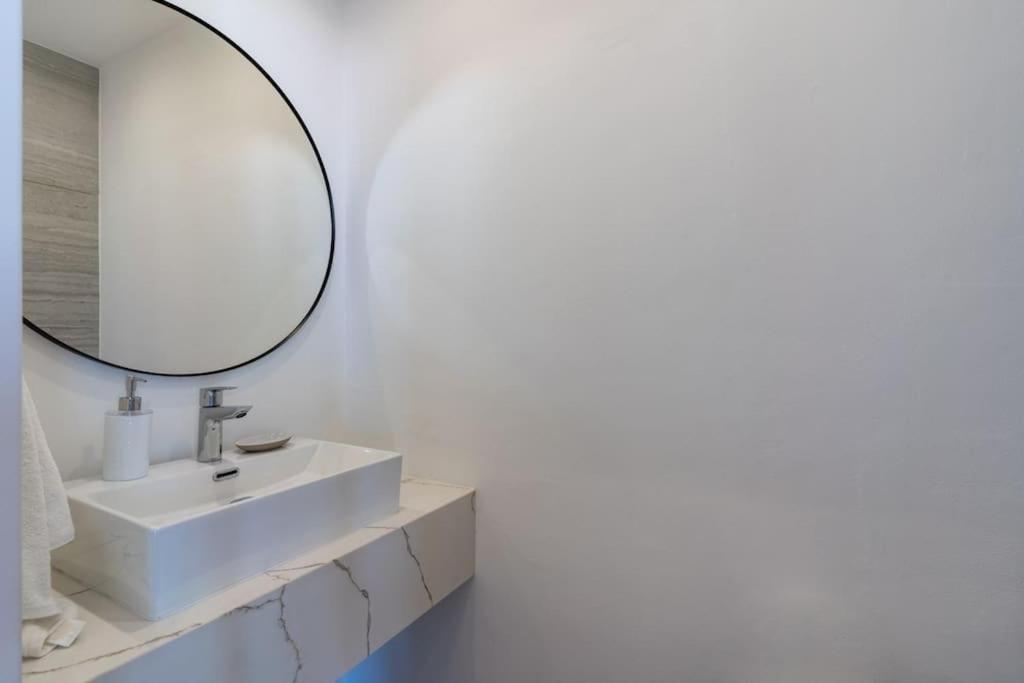 Thalassa 2-Bedroom Apartment In Larnaca Exteriör bild