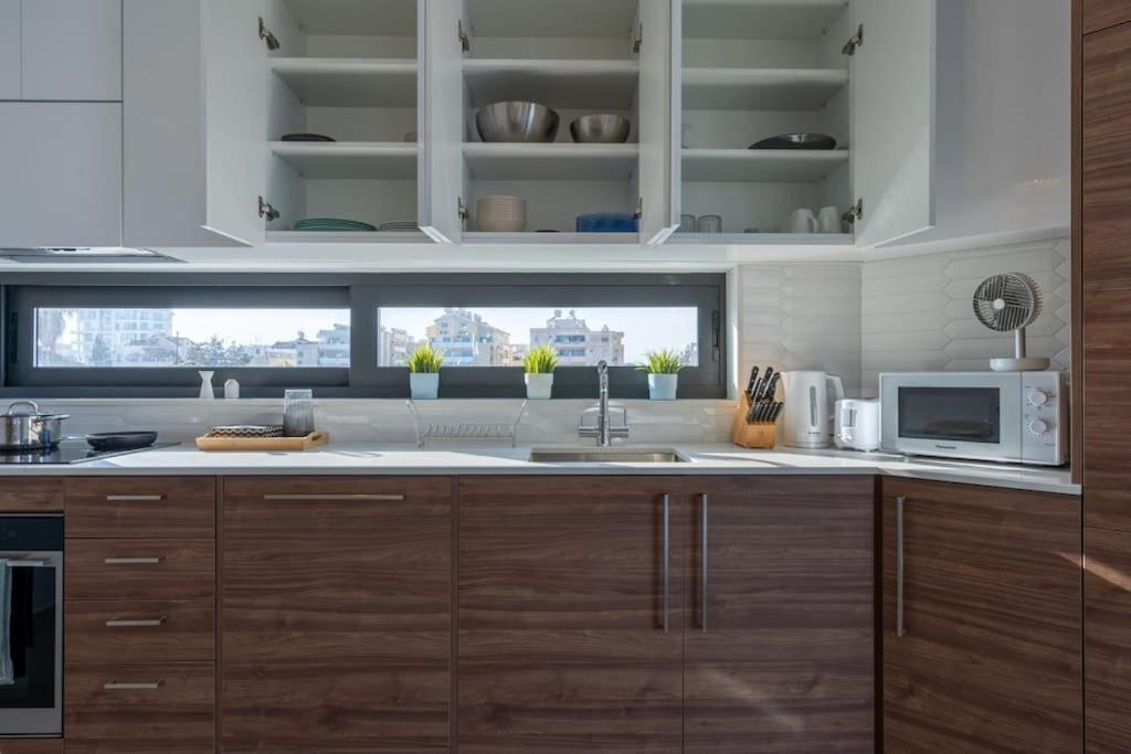 Thalassa 2-Bedroom Apartment In Larnaca Exteriör bild