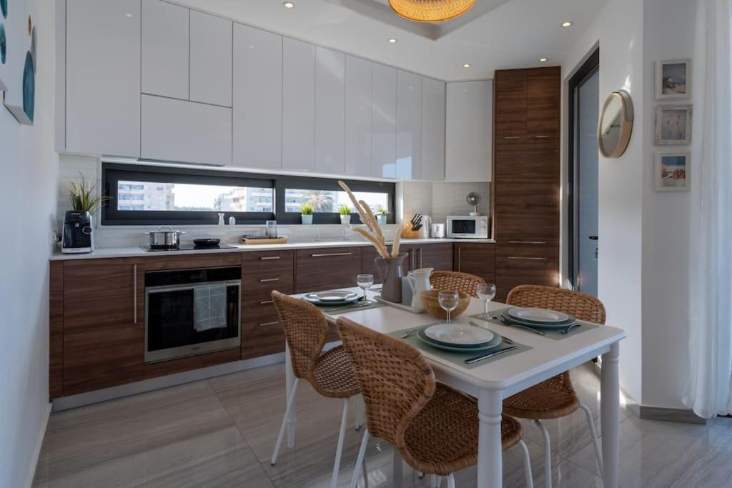 Thalassa 2-Bedroom Apartment In Larnaca Exteriör bild